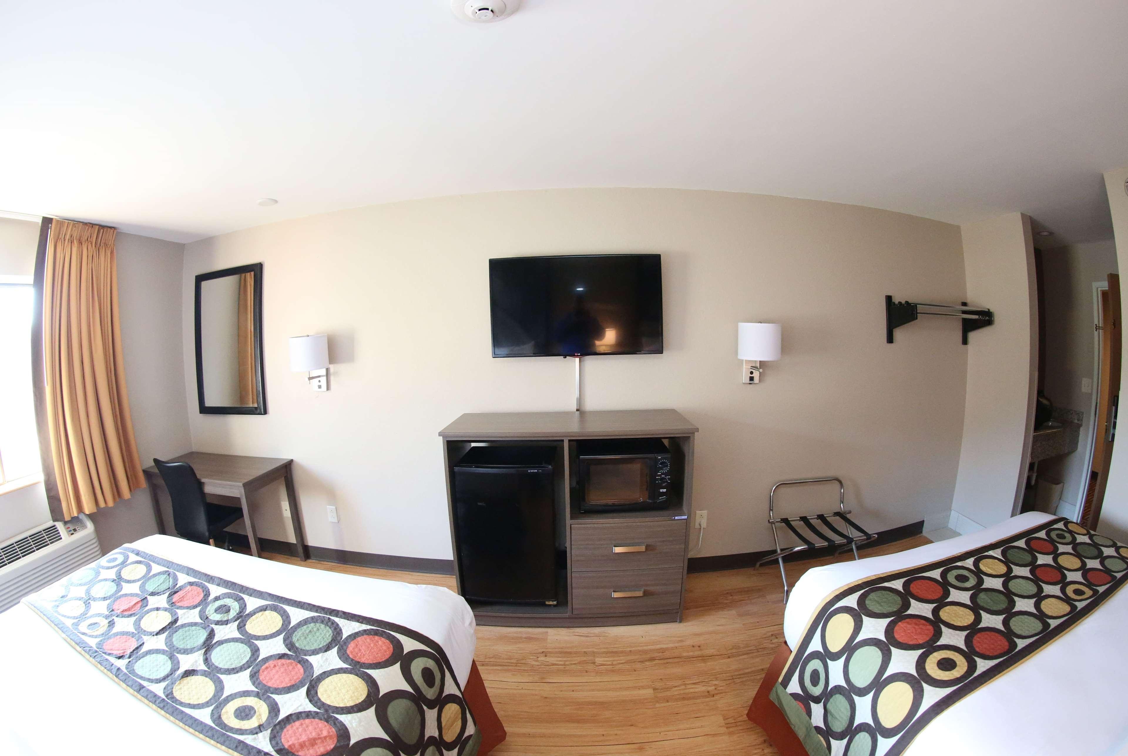 Отель Super 8 By Wyndham Portsmouth Rosemount Экстерьер фото