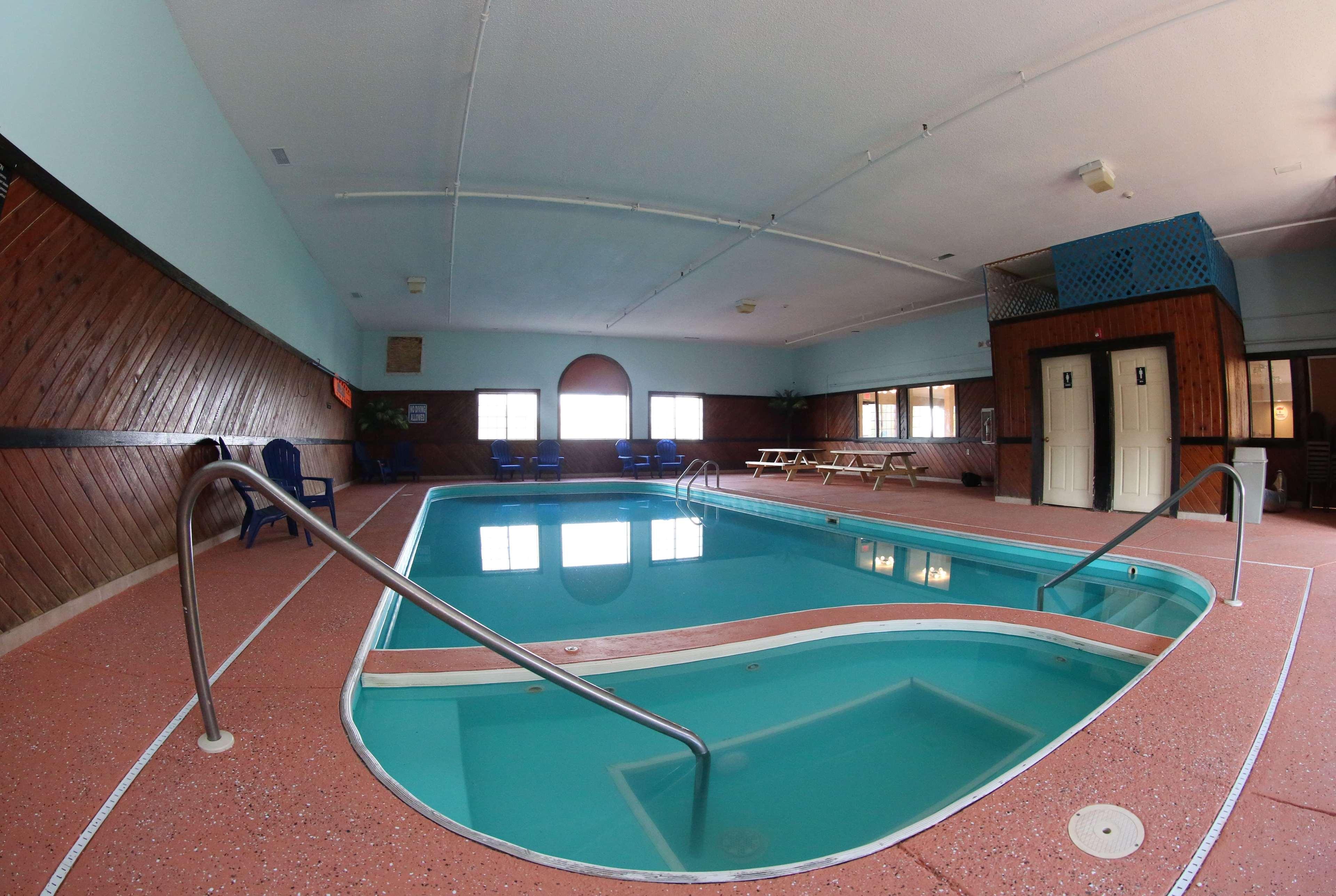 Отель Super 8 By Wyndham Portsmouth Rosemount Экстерьер фото
