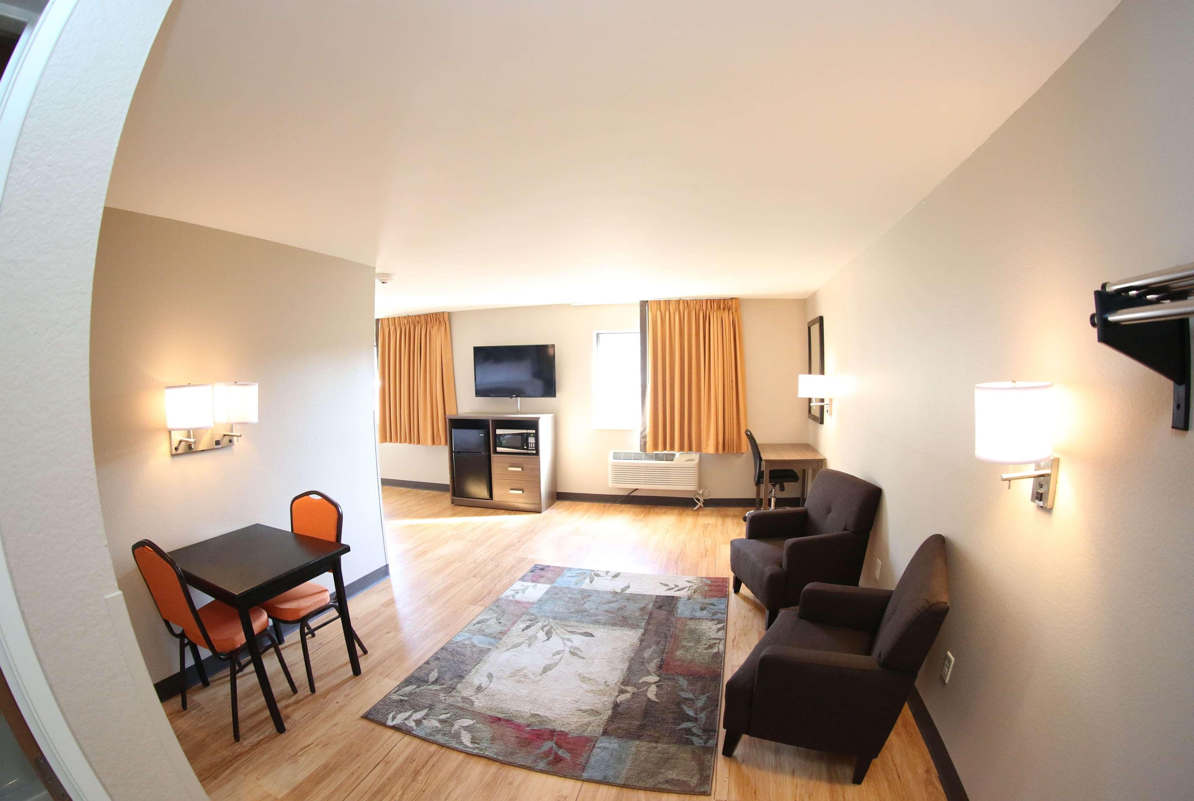 Отель Super 8 By Wyndham Portsmouth Rosemount Экстерьер фото